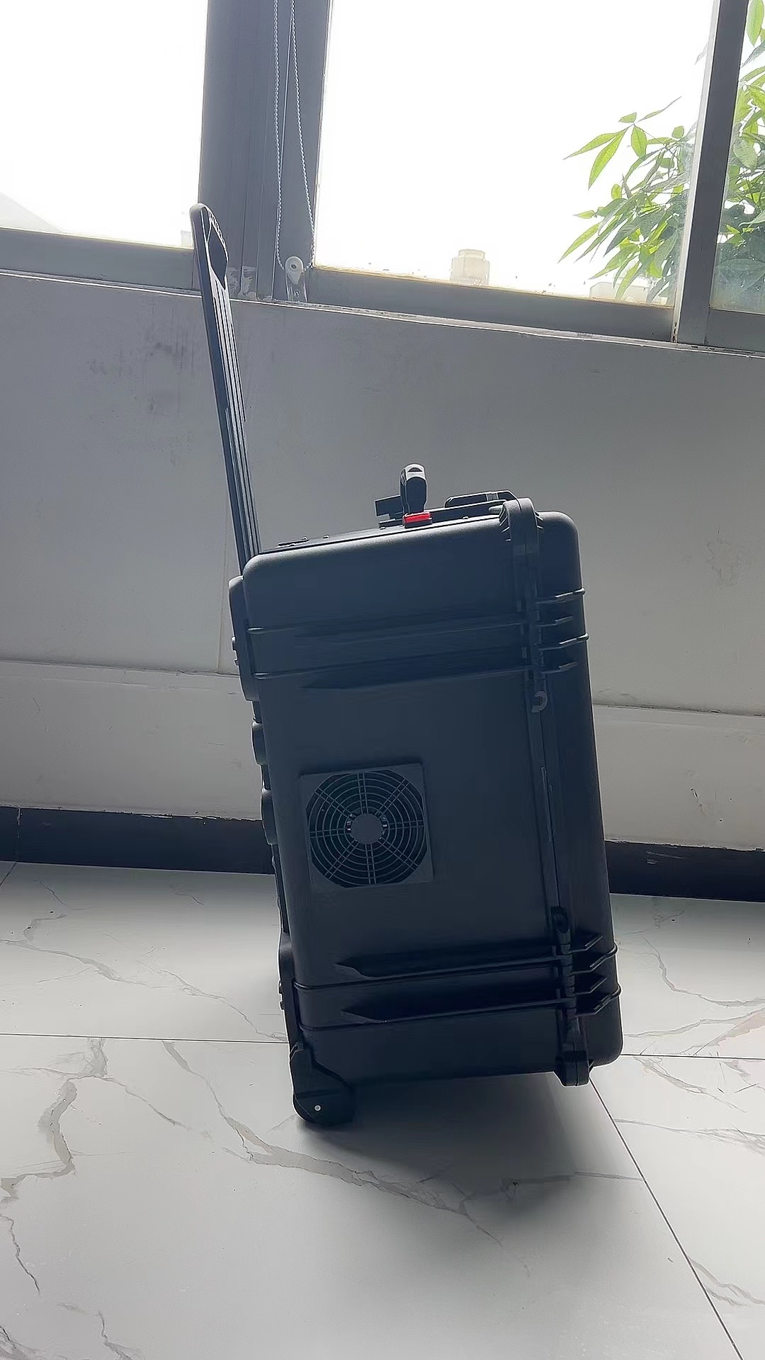 城中手拉箱型移动通信干扰器